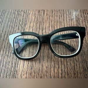 Gucci Classic Black Frames - image 1